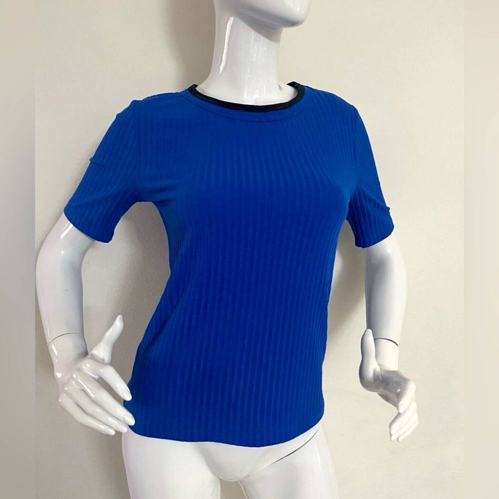 ❗️LAST CHANCE❗️Zara Essentials Slim Fit Tshirt